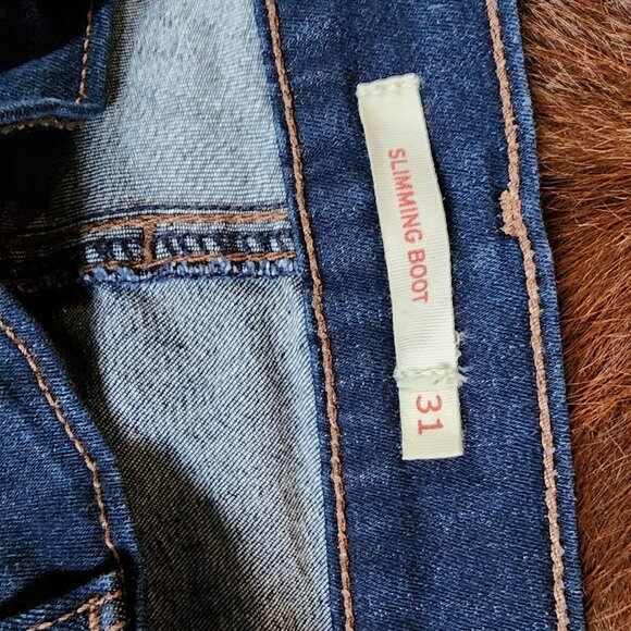 Women's Levi's Slim Bootcut Jeans: Size 31 - Picture 3 of 4